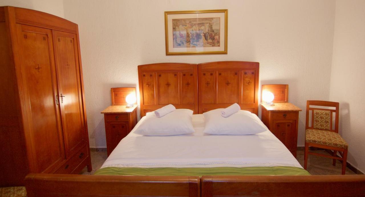 Apartmani Loreta Mali Lošinj Εξωτερικό φωτογραφία